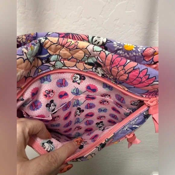 Vera Bradley Minnie Mouse Garden Party Triple Zip Hipster Crossbody Bag. EUC - Picture 5 of 5